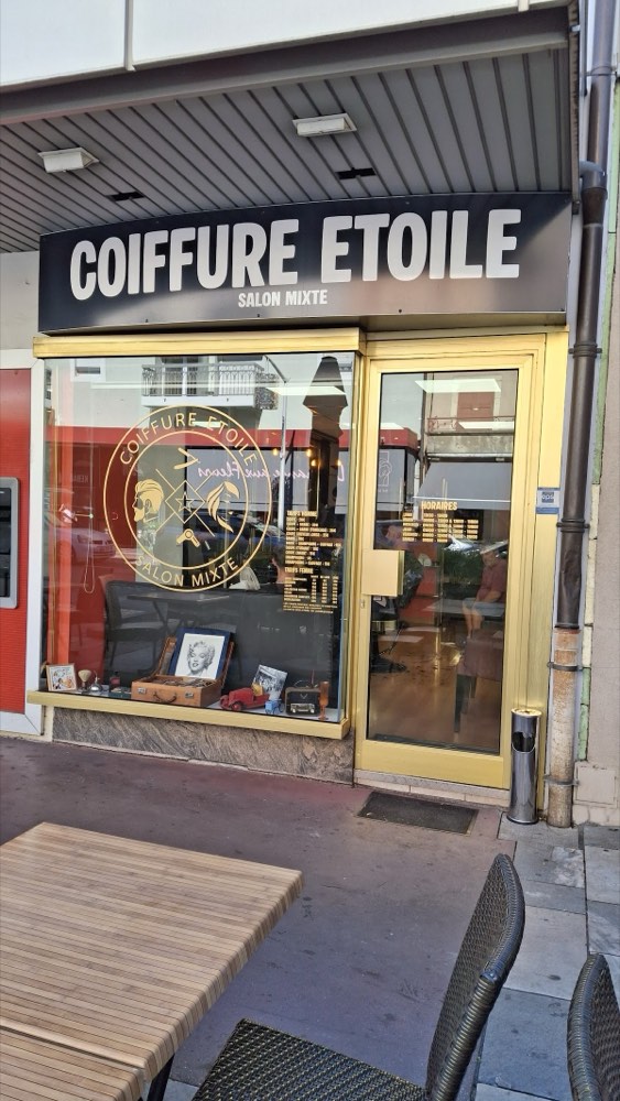 Façade de Coiffure Étoile, 4 Grande Rue à Cluses